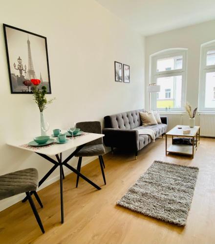 Stilvolles Apartment in zentraler Lage - Smart-TV, Queensize-Bett, Altbaustil, Küche in City-Nähe