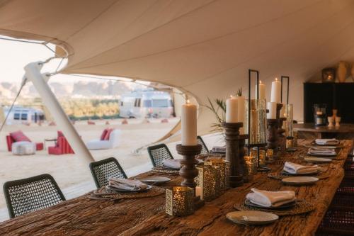 Étterem, Caravan by Habitas AlUla in Al Ula