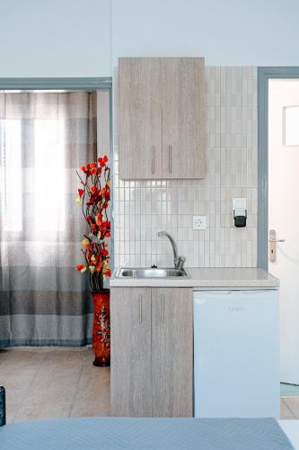 Marousi Rooms - image 10