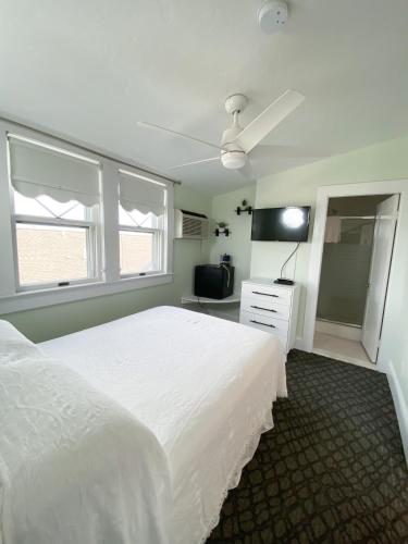 By The Sea Guests Bed & Breakfast and Suites By The Sea Guests Bed & Breakfast and Suites