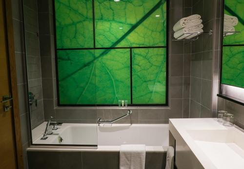 Al Khoory Courtyard Hotel - image 4