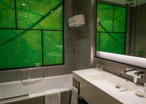 Al Khoory Courtyard Hotel - image 3