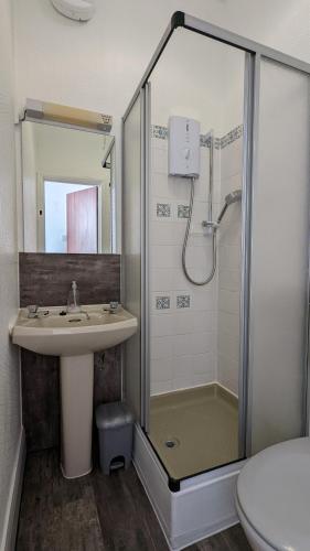 Double Room with Sea View image 5