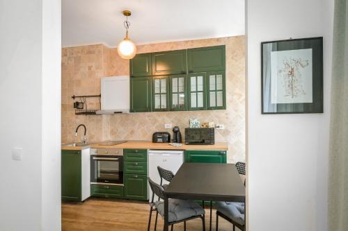 Floral & Cozy Studio in Heart of Sofia Center by Flat Mаnager, Sofia (Foto 9)