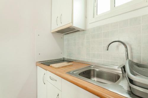 SAGRADA FAMILIA APARTAMENT - image 3