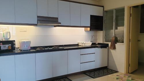 MLH Premier Suites @ Saville Cheras in เชรัส