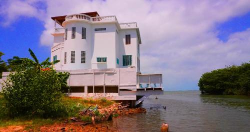 See Belize SEAVIEW Studio with access to Infinity Pool