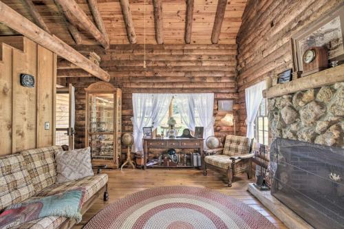 Quaint and Quiet Belleview Cabin on 35 Acres! in Ocklawaha