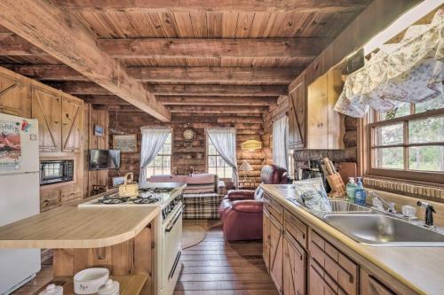 Quaint and Quiet Belleview Cabin on 35 Acres! in Ocklawaha