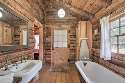 Quaint and Quiet Belleview Cabin on 35 Acres! in Ocklawaha