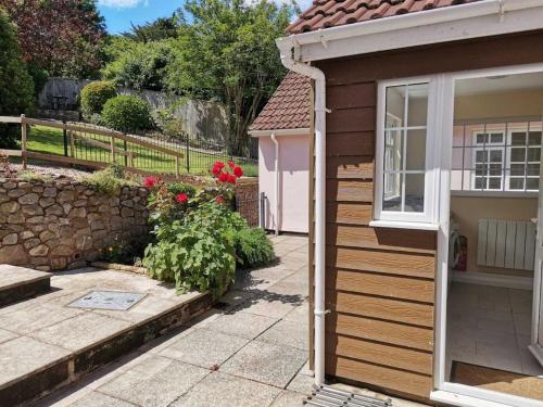 Iekārtas, Spacious family & dog friendly home from home with sea views and private garden in Porlock