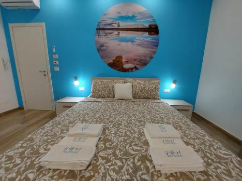 1 queen bed, 1 twin bed