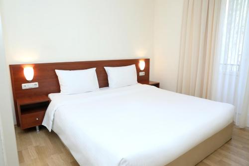 3 twin beds