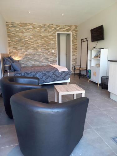 . "Le Studio" climatisation Parking Privé Restauration Proche des lacs