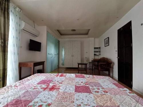 Marlene's Hilltop Villa - 1BR Apt #7 in Balamban
