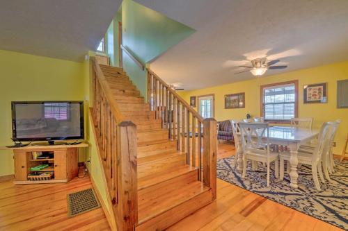 Lake House with Hot Tub and Fire Pit - 1 Mi to Marina! - image 10