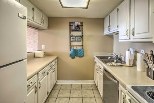 Lovely Condo with Pool - Walk to Family Kingdom! - image 13