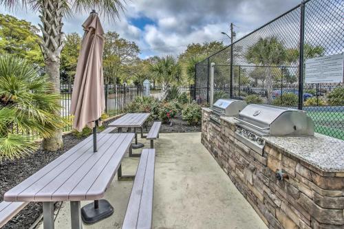 Lovely Condo with Pool - Walk to Family Kingdom! - image 11