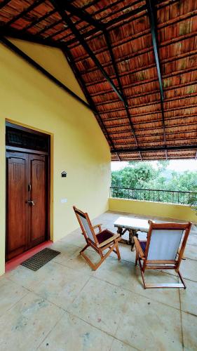 Mugilu for families and couples only in Bugadahalli