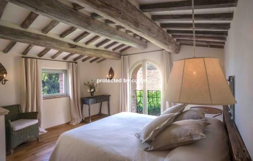  Luxury Villa Among Vineyards in Arezzo