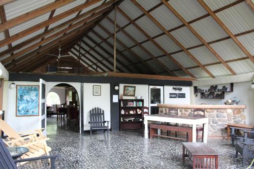 Vestíbulo, Nabitunich in San Jose Soccoths