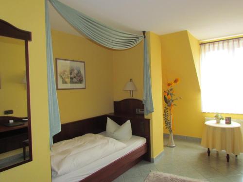 Hotel Zum Erker 205m von Trebur entfernt