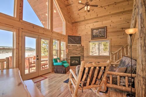 Whistling Woods Cabin: Meadow Views + Gas Grill! - Long Valley Junction, UT