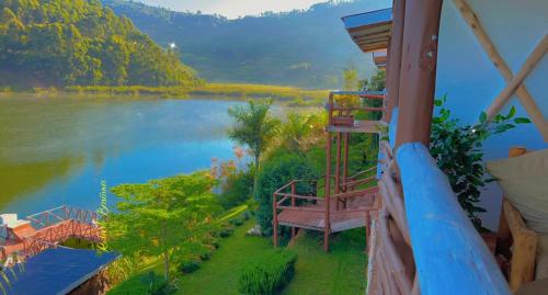 Lake Bunyonyi Rock Resort