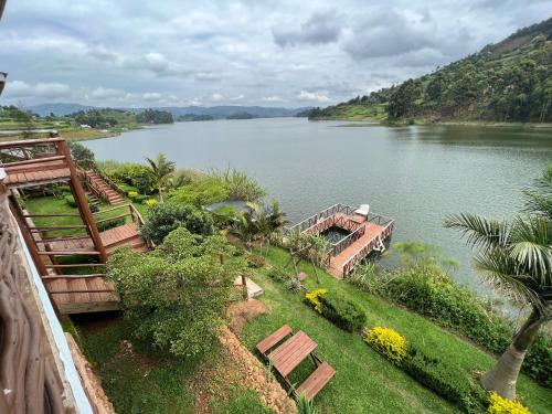 Lake Bunyonyi Rock Resort