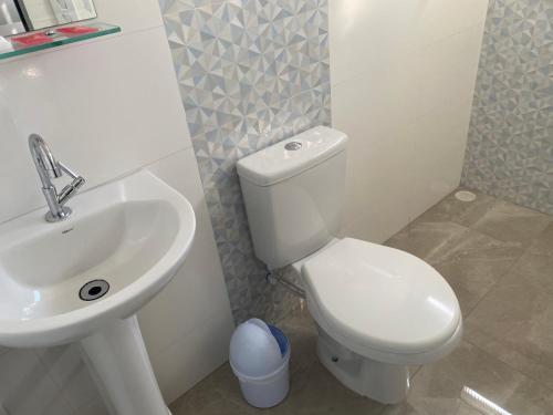 Single Room image 3
