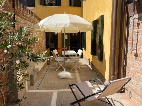 Appartamento Tre Archi con corte privata 1