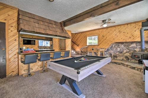 Luxe Escape with Decks, Mtn Views, Game Room!
