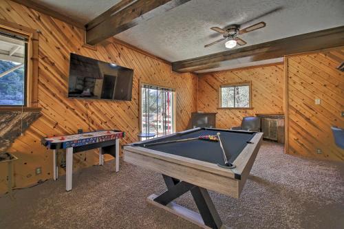 Luxe Escape with Decks, Mtn Views, Game Room!