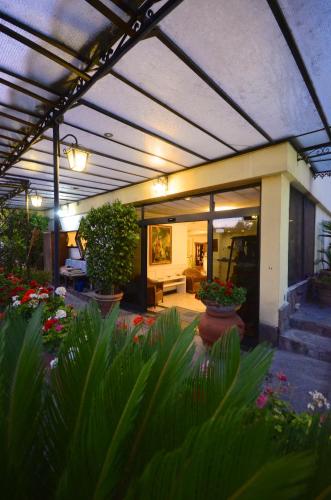 Hotel Clinton - image 7
