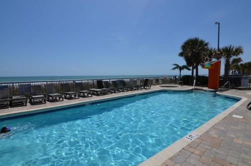 Fabulous Ocean Front Penthouse Condo, OO Resort, 21st Fl thumb 4