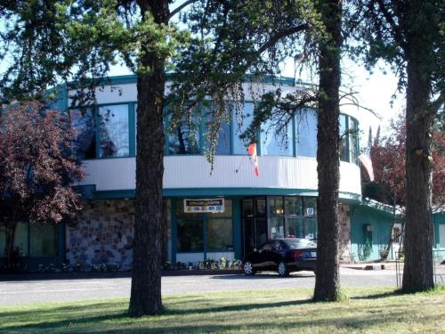 . The Hotel at Falcon Lake