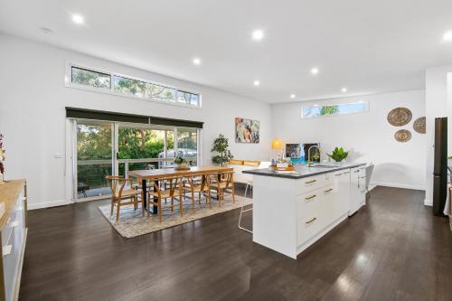 Getaway On Little, Daylesford