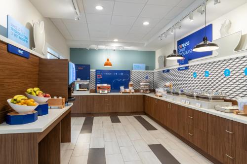 Holiday Inn Express & Suites - Wildwood - The Villages, an IHG Hotel