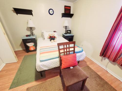 Room in Apartment - Plaid Room 3min From Yale Univ