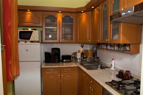 Stunning 2 Double Bedroom Apartment In The Centre Of Budapest - image 14