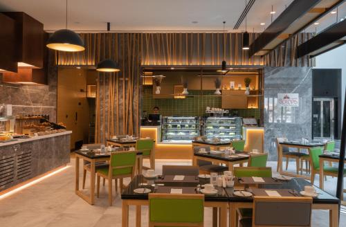 Al Khoory Courtyard Hotel - main image