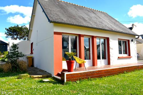 Maison à 30m de la plage avec grand jardin