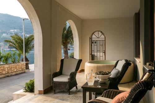 陽台/露台, Apartment Frankies Place - Two-Bedroom Apartment with Terrace and Sea View in 扎頓