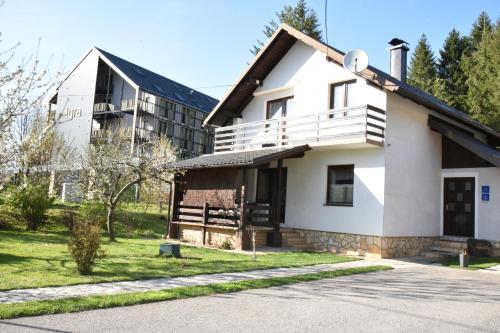 Viesnīcas āriene, Rooms Bobic in Ličko Petrovo Selo
