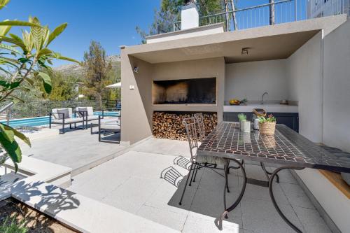 New - Villa Nina with private 32 sqm heated pool, 5 bedrooms, fun zone, 850m from the beach, Podstrana (zdjęcie 8)