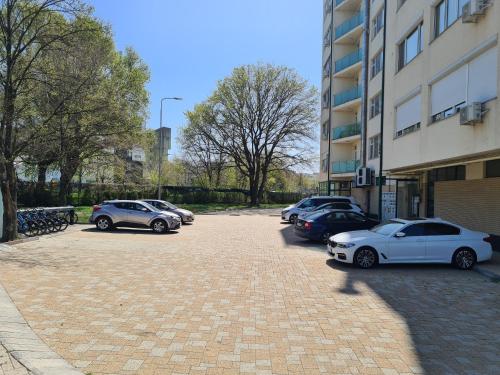 2 bedrooms, 3 beds