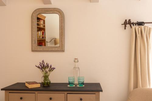 Cal Secretari Vell - Turismo de Interior Room Type - Deluxe Double Room