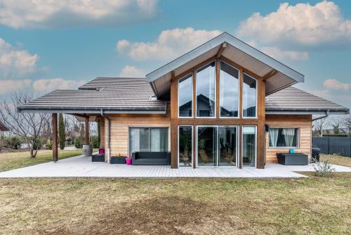 外部景觀, Villa tout confort - Piscine - Montagnes - Lac - Parking in 阿莫伊