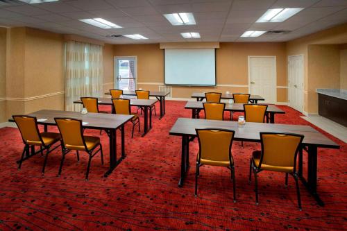 Sonesta ES Suites Allentown Bethlehem Airport - image 8