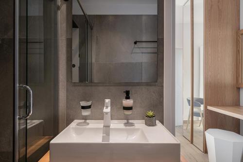 Apartment with Sea View image 5